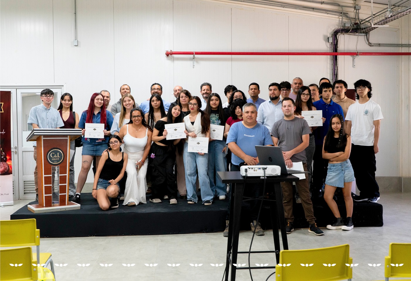 Cosechando el futuro a través de la educación 🎓✨
En C&L Fruit reconocemos el esfuerzo y la dedicación de los hijos de nuestros trabajadores y de los colaboradores que obtuvieron excelencia académica durante sus estudios. Si bien este beneficio ha sido parte de nuestra cultura, quisimos crear un espacio único para destacar su compromiso, porque estamos convencidos de que la educación es la herramienta que transforma vidas y abre nuevas oportunidades.
¡Felicitamos con orgullo a cada uno de los premiados y a sus familias por este gran logro!
Harvesting the Future Through Education
At C&L Fruit, we recognize the effort and dedication of the children of our employees, as well as of the collaborators who achieved academic excellence during their studies. While this benefit has long been part of our culture, we wanted to create a special space to highlight their commitment, because we firmly believe that education is the tool that transforms lives and opens new opportunities.
We proudly congratulate each of the award recipients and their families for this great achievement! 🎓👏
#cylfruit #feelthefreshness #education #excellence #commitment #family #chileanfruit